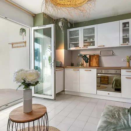 Bohemia A Pied, Terrasse, Parking Apartment